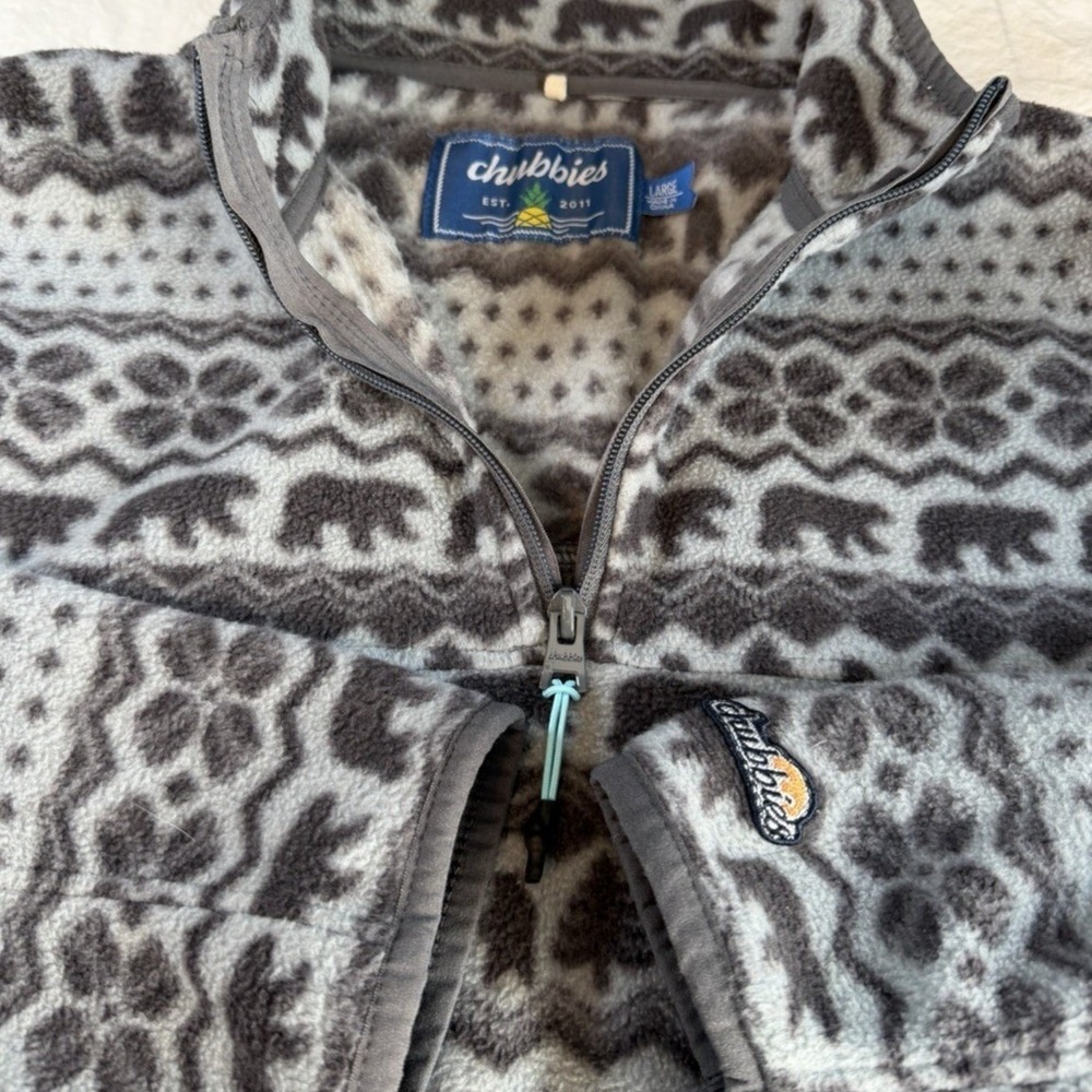 Chubbies The‎ Bear Hug Geometric Fleece Large Quarter Zip Logo Gray